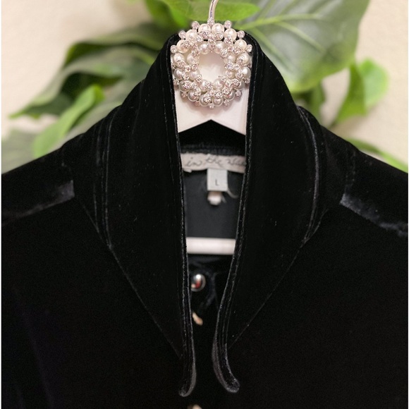 Classic Velvet Button-Down - Picture 4 of 6